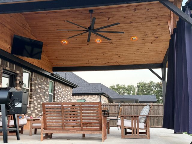 600 Lucas Drive, Athens, TX 75751