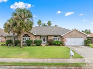 1596 Woodlawn Way, Gulf Breeze, FL 32563