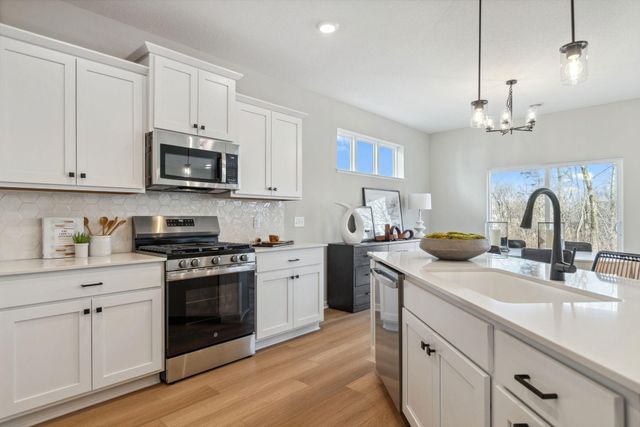 6090 157th Street N, Hugo, MN 55038