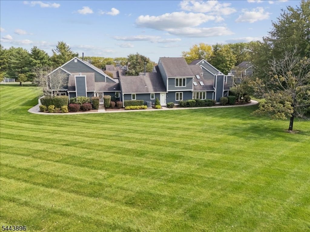 10 Village Dr, Bernards Twp., NJ 07920 — photo 2