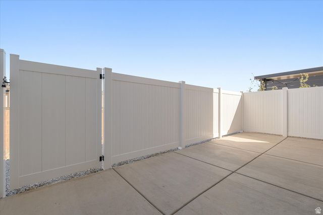 2347 E LUCIANO LN, St. George, UT 84790