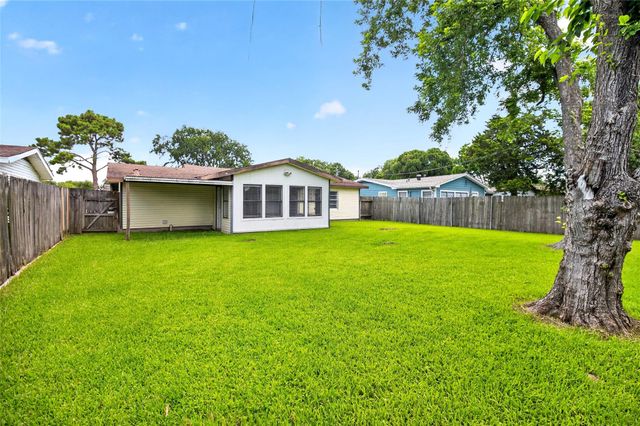 3411 Palm Avenue, Texas City, TX 77590