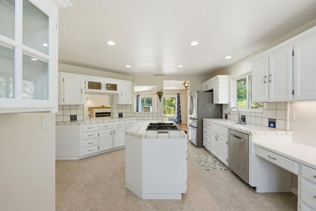 1584 Rocks Road, San Juan Bautista, CA 95045