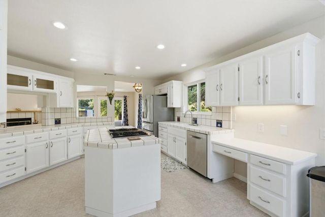 1584 Rocks Road, San Juan Bautista, CA 95045