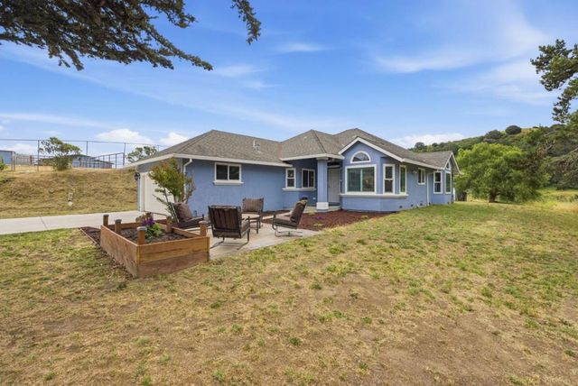 1584 Rocks Road, San Juan Bautista, CA 95045