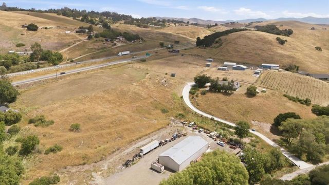 1584 Rocks Road, San Juan Bautista, CA 95045