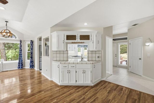 1584 Rocks Road, San Juan Bautista, CA 95045