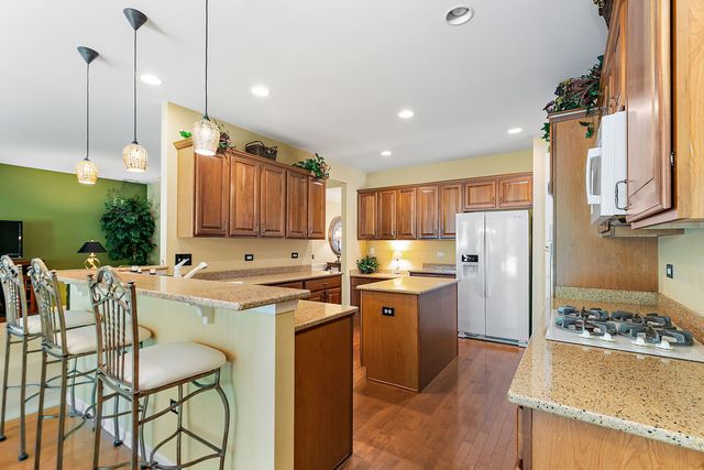 12225 Arlington Drive, Huntley, IL 60142
