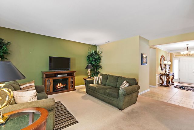 12225 Arlington Drive, Huntley, IL 60142