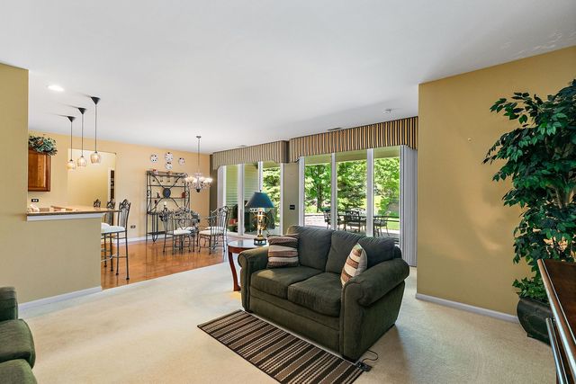 12225 Arlington Drive, Huntley, IL 60142