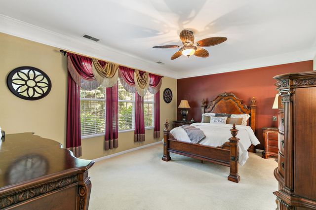 12225 Arlington Drive, Huntley, IL 60142