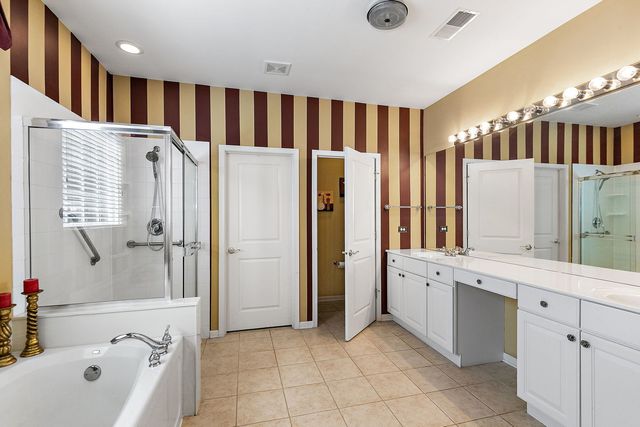 12225 Arlington Drive, Huntley, IL 60142