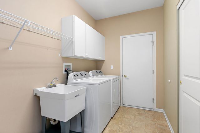 12225 Arlington Drive, Huntley, IL 60142