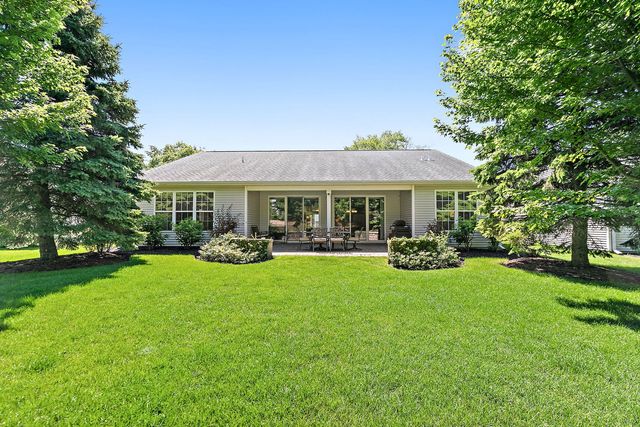 12225 Arlington Drive, Huntley, IL 60142