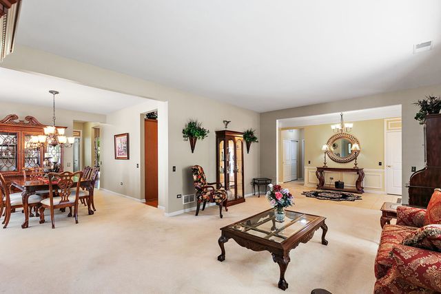 12225 Arlington Drive, Huntley, IL 60142