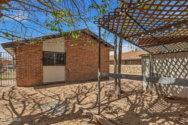 9805 GIFFORD Drive, El Paso, TX 79927