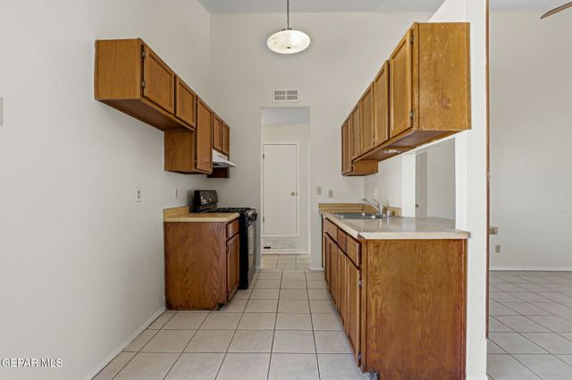 9805 GIFFORD Drive, El Paso, TX 79927