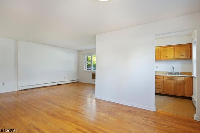 300 Claremont Ave, Verona Twp., NJ 07044