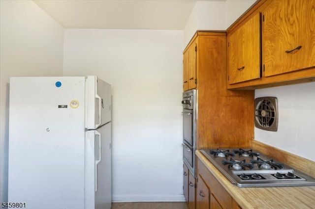 300 Claremont Ave, Verona Twp., NJ 07044