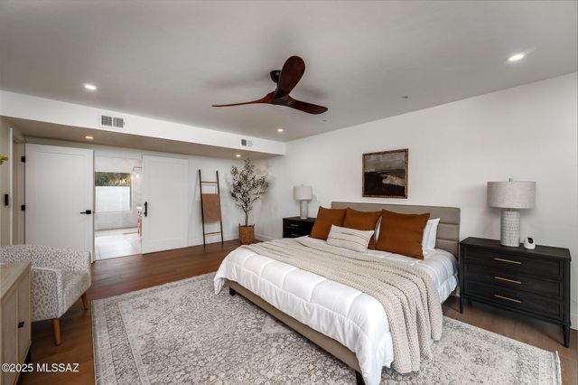 6025 E Center Village Drive, Tucson, AZ 85750