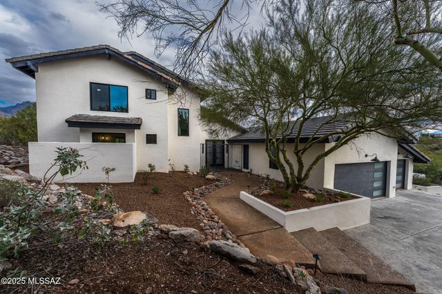 6025 E Center Village Drive, Tucson, AZ 85750