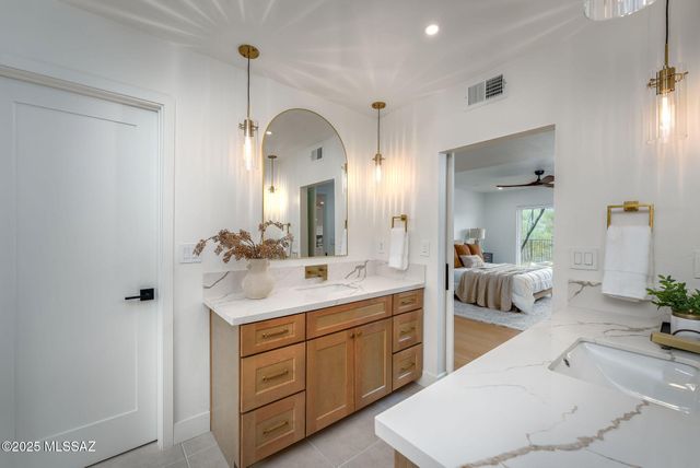 6025 E Center Village Drive, Tucson, AZ 85750