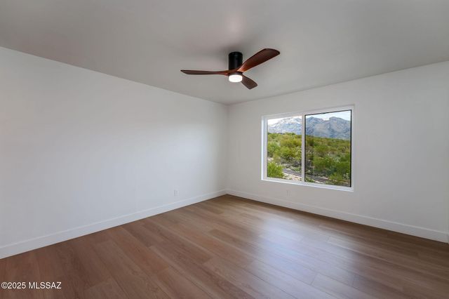 6025 E Center Village Drive, Tucson, AZ 85750