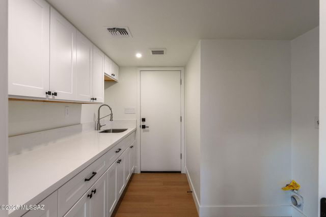 6025 E Center Village Drive, Tucson, AZ 85750