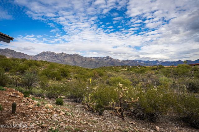 6025 E Center Village Drive, Tucson, AZ 85750