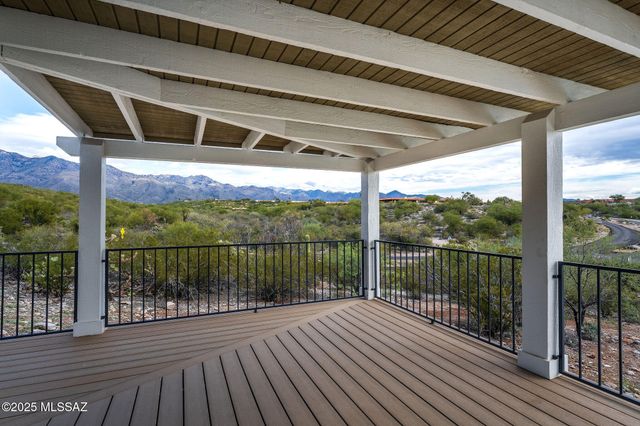 6025 E Center Village Drive, Tucson, AZ 85750
