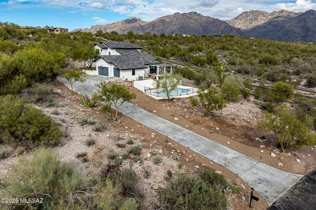 6025 E Center Village Drive, Tucson, AZ 85750