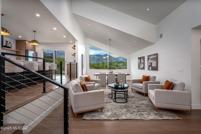 6025 E Center Village Drive, Tucson, AZ 85750