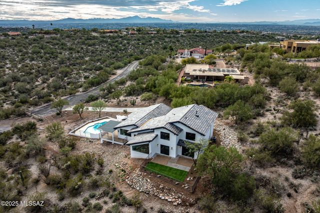 6025 E Center Village Drive, Tucson, AZ 85750