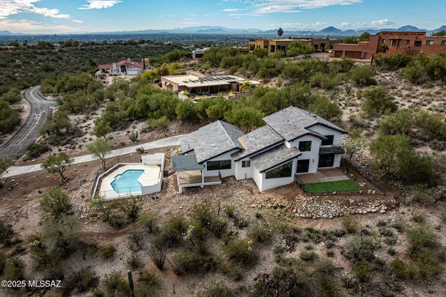 6025 E Center Village Drive, Tucson, AZ 85750