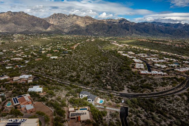 6025 E Center Village Drive, Tucson, AZ 85750