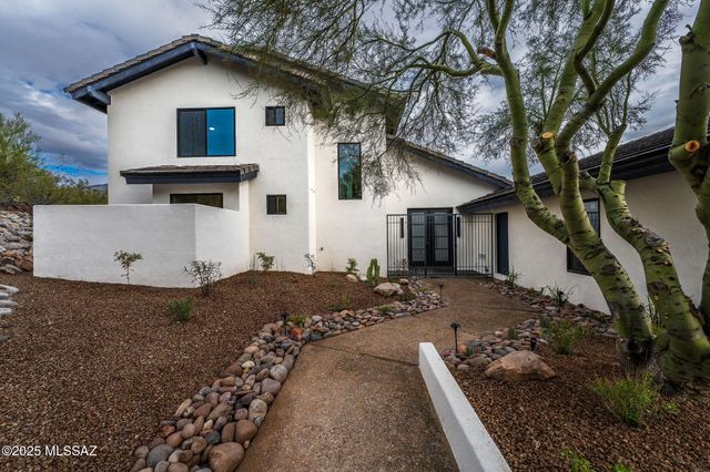 6025 E Center Village Drive, Tucson, AZ 85750