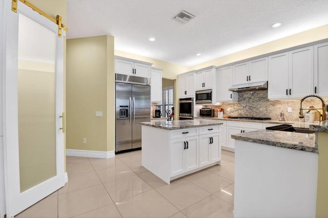 8158 Lawson Bridge Lane, Delray Beach, FL 33446