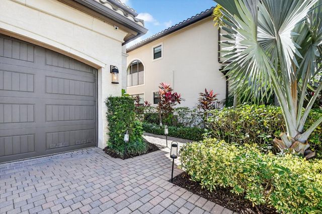 8158 Lawson Bridge Lane, Delray Beach, FL 33446