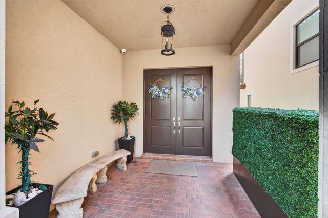 8158 Lawson Bridge Lane, Delray Beach, FL 33446