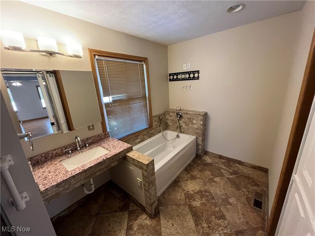 2017 Natona Road, Euclid, OH 44117