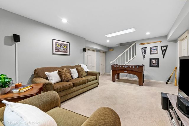 400 Bramble Lane, Deer Park, IL 60010