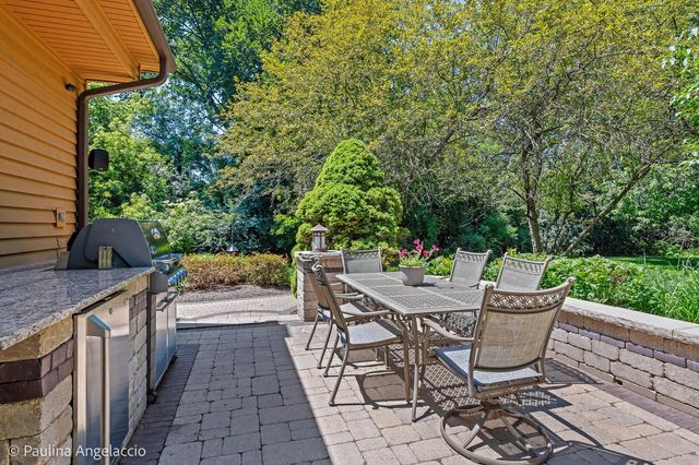 400 Bramble Lane, Deer Park, IL 60010
