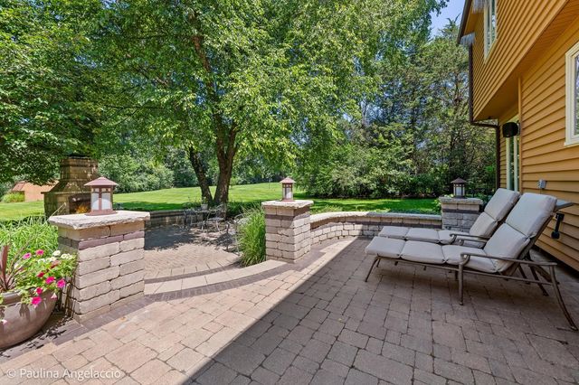 400 Bramble Lane, Deer Park, IL 60010