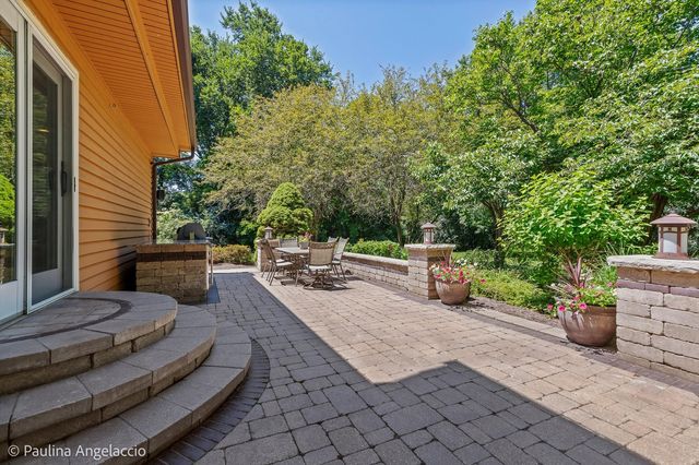 400 Bramble Lane, Deer Park, IL 60010