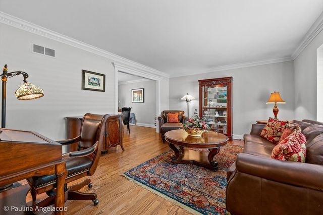 400 Bramble Lane, Deer Park, IL 60010