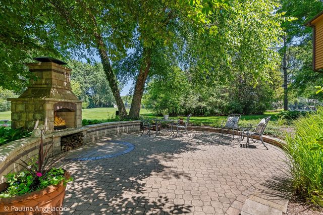 400 Bramble Lane, Deer Park, IL 60010