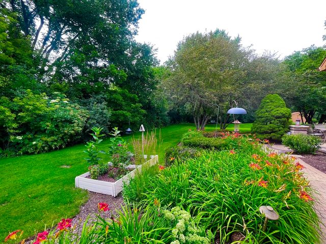 400 Bramble Lane, Deer Park, IL 60010