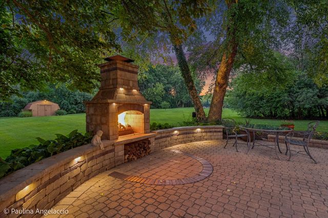 400 Bramble Lane, Deer Park, IL 60010