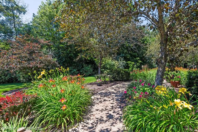 400 Bramble Lane, Deer Park, IL 60010