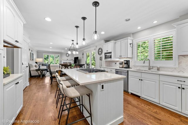 400 Bramble Lane, Deer Park, IL 60010